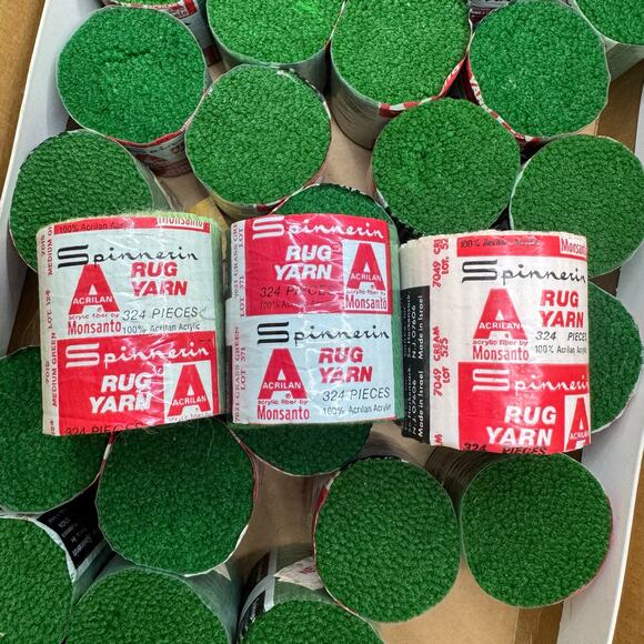 63 Vintage Spinnerin Acrylic Rug Yarn Lot Green/Cream Made in New Zealand - Picture 1 of 5
